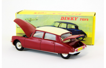 Citroen DS 19 (red)