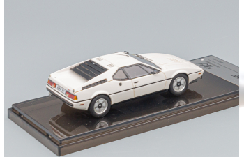 BMW M1 (white)