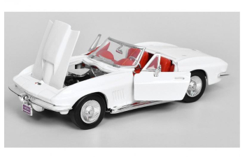 CHEVROLET Corvette Cabriolet (1967), White