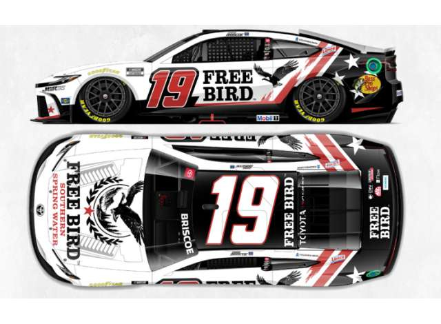 Toyota Camry XSE #19 Chase Briscoe *Free Bird*, white/red/black 2026