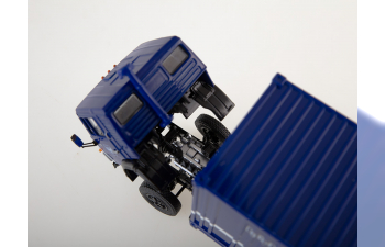 Камский грузовик 53212 с 20-футовым контейнером Почта России, синий