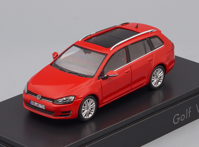 VOLKSWAGEN Golf VII Variant - red