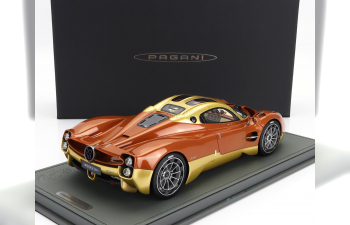 PAGANI Utopia (2022) - Con Vetrina - With Showcase, Bronze Met Gold