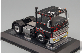 BERLIET TR 350 towing vehicle (1978), black silver red