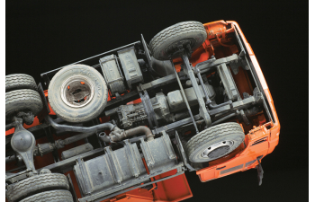 Сборная модель Самосвал КАМАЗ 65115 (подарочный набор)