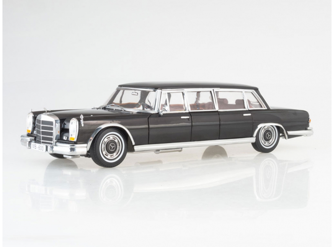 MERCEDES-BENZ 600 Pullman, black