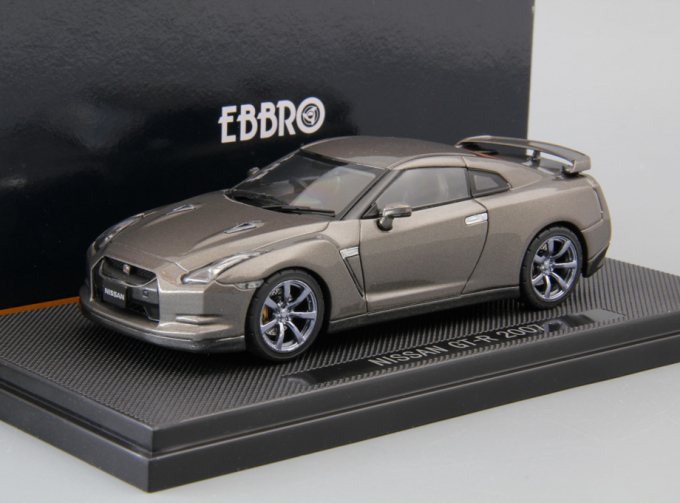 NISSAN GT-R R35 (2008), titanium gray