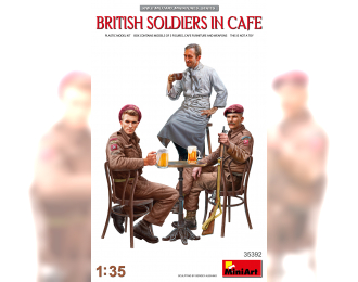 Сборная модель FIGURES BRITISH SOLDIERS IN CAFE