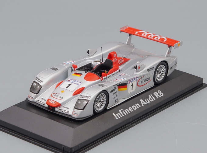 AUDI R8 Winner Le Mans #1 2001, silver