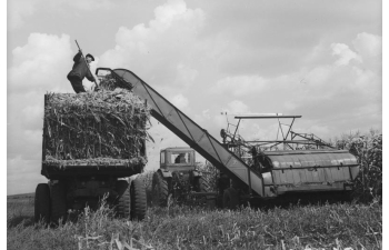 Сборная модель Силосоуборочный комбайн СК-2,6