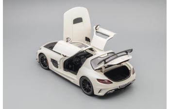 MERCEDES-BENZ SLS AMG 2013, light beige