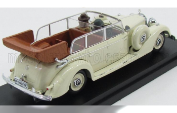 MERCEDES-BENZ 770k Cabriolet (1938) With Figures Eva Braun And Ss Military Guard - Hitler's Wife, White