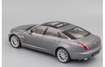 JAGUAR XJ (2010), grey met