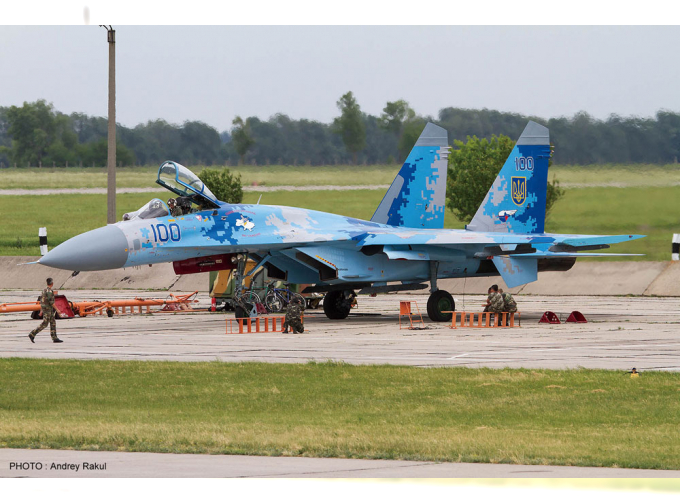 Сборная модель Su-27 Flanker Ukrainian Air Force Digi Camo Limited Edition