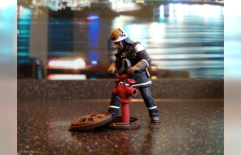 Фигурка Пожарный с гидрантом