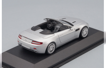 ASTON MARTIN V8 Vantage Roadster (2009), silver