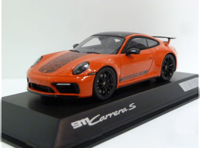 PORSCHE 911 992 Carrera S Coupe (2021), Lava Orange