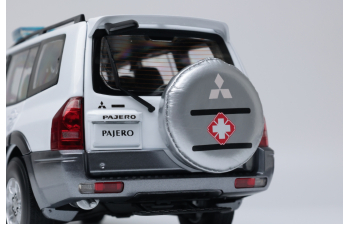 MITSUBISHI Pajero V73 Beijing Red Cross Rescue Service Center, white