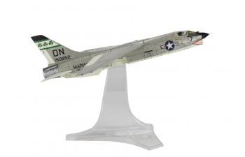 Vought F-8E Crusader Diecast Model USMC VMF(AW)-333 Fighting Shamrocks DN7 MCAS Yuma AZ 1967 (Wings of Heroes)