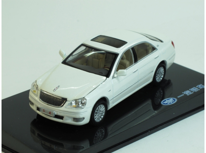 Red Flag HQ3 2007 белый