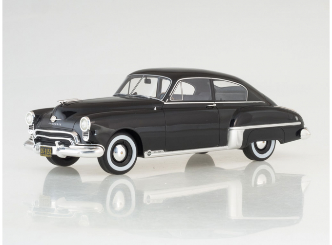 OLDSMOBILE Rocket 88, black