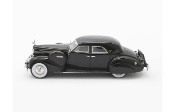 PACKARD Super 8 Sport Sedan by Darrin 1940 Black