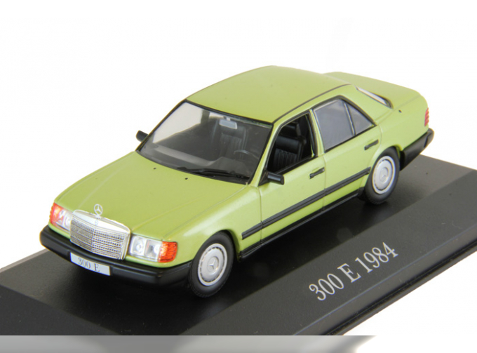 MERCEDES-BENZ 300E (1984), light green