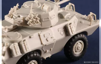 Сборная модель Бронетранспортёр LAV-150 APC 90-мм пушка Mecar