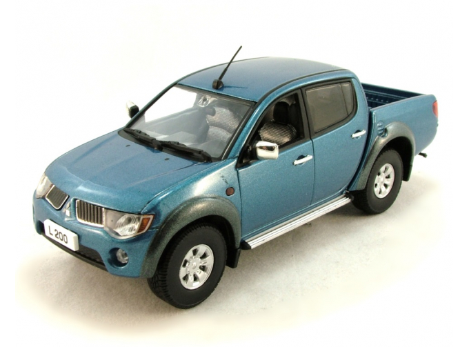 MITSUBISHI L200, blue mica