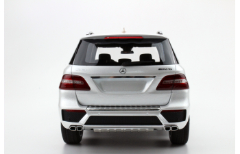 Mercedes-Benz ML63 AMG (white)