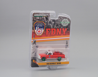 CHEVROLET M1008 4x4 "Fire Department City of New York" (FDNY) with Fire Equipment, Hose and Tank 1986 (Greenlight!)