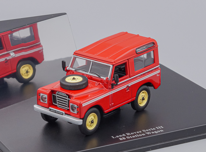 LAND ROVER 88 Station Wagon Serie III Red