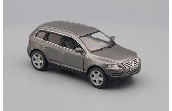 VOLKSWAGEN Touareg (2003), grey