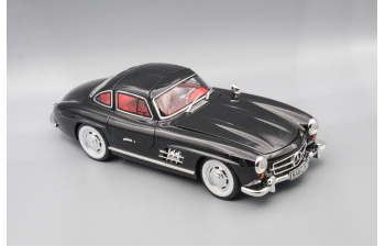 MERCEDES-BENZ 300 SL, чёрный, 25 см.