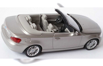 BMW 1er Cabrio E88 (2008), cashmere silber met.