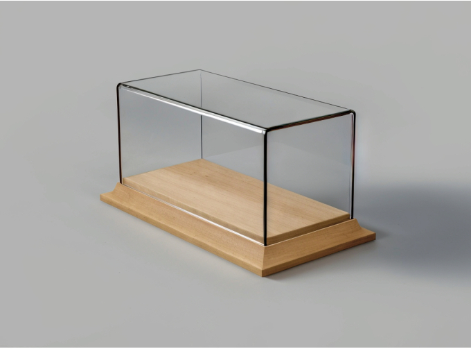 Бокс акриловый 250х120х120, для техники и грузовиков на деревянном основании