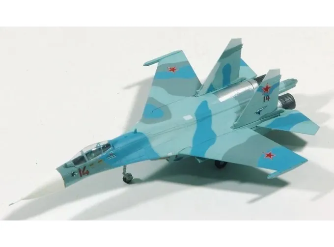 Сборная модель Flanker Su-27 Russian Air Force Acroteam collection 2. (03B)