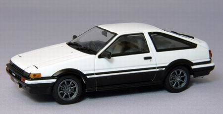TOYOTA Sprinter Trueno AE86 alloy wheel (1983), white / black
