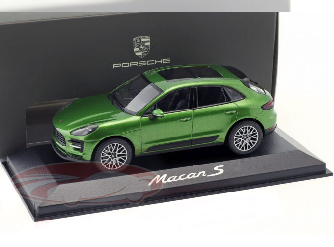 PORSCHE Macan S (2018), green metallic