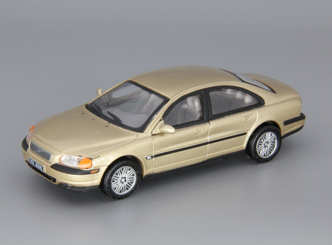 VOLVO S80, gold