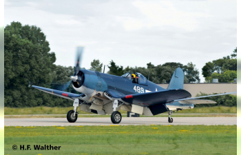 Сборная модель Американский палубный истребитель Chance Vought F4U-1A Corsair