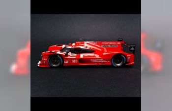 PORSCHE 919 Hybrid #919 Le Mans 2015 red