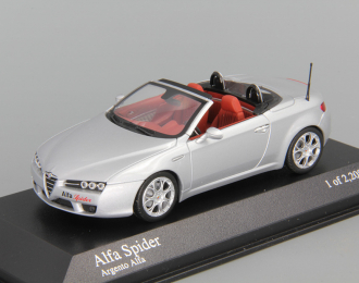 ALFA ROMEO Spider (2006), silver