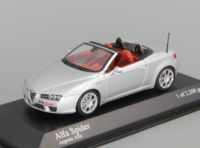 ALFA ROMEO Spider (2006), silver