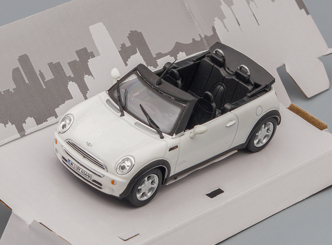 MINI Cabrio New, white