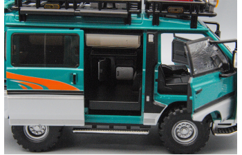 MITSUBISHI Delica, зелёная, 18 см.