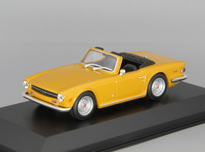 TRIUMPH TR6 (1968), orange