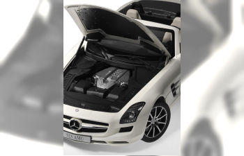 MERCEDES-BENZ SLS AMG R197 (2011), designo white mystic bright
