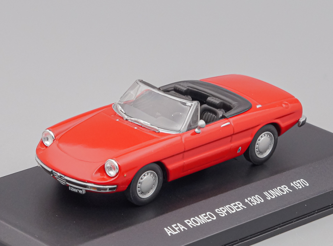 ALFA ROMEO Spider 1300 Junior (1970), red