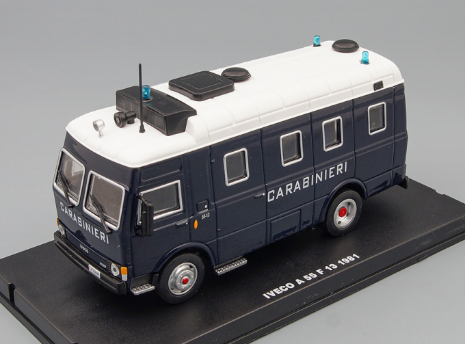 IVECO FIAT A55 F-13 Blindato Carabinieri (1981), Blue White